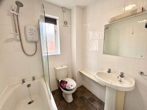 bathroom- click for photo gallery